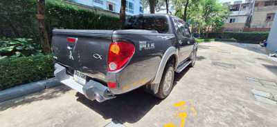 Mitsubishi pickup for sale