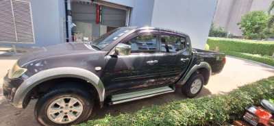 Mitsubishi pickup for sale