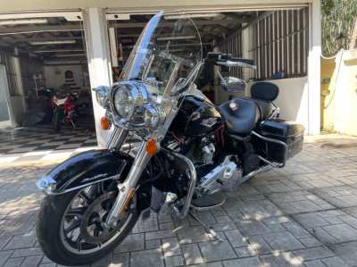 Harley Road King M8