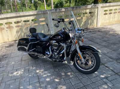 Harley Road King M8