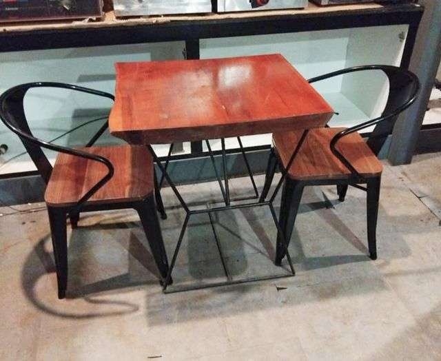 Only Dining table