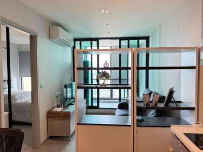 Life Sukhumvit Luxury Condo 1 Bedroom Unit for Rent