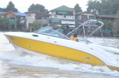 ขาย เรือ สปอร์ต￼ หรูๆ ใหญ่ๆ chaparral ￼ ssi 26 ฟุต  