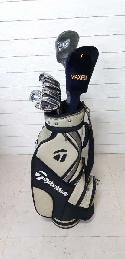 full set of golf clubs with bag - Mizuno