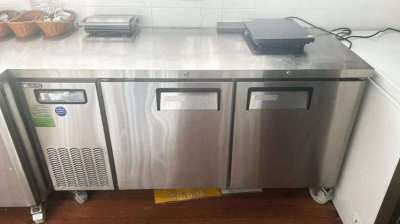 2 doors under counter chiller