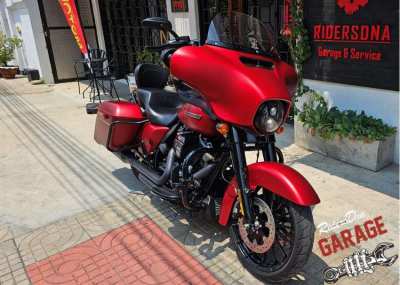 Harley Davidson Street Glide Special Color Wicked  Red Denim 2020