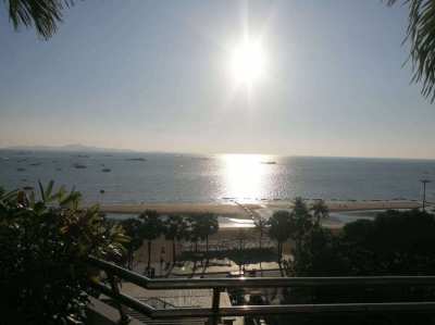 Seaview Condo for Sale on Beach Road 