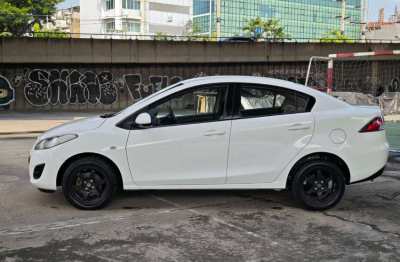 Mazda-2 1.5 Sedan AT model 2010 registered year 2011