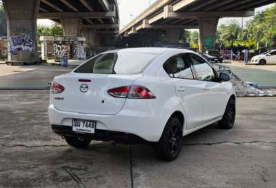 Mazda-2 1.5 Sedan AT model 2010 registered year 2011