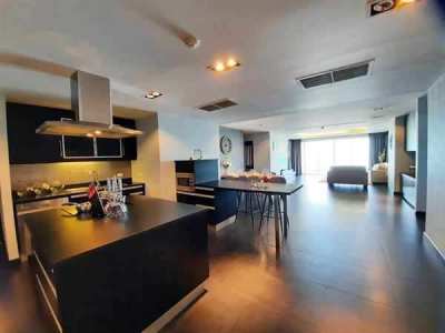 C737 Ultimate beachfront La Royale Beach, Jomtien Pattaya. 3 Bedrooms