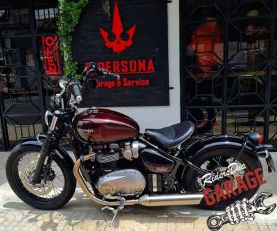 Triumph Bobber Maroon Red T120 Boneville 2018