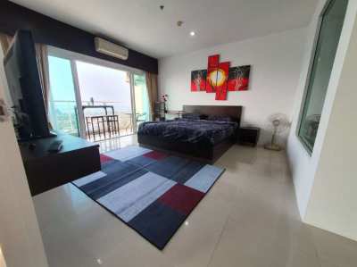 Large Sea View 1 Bedroom Condo for Sale in Wongamat 