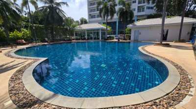 Large Sea View 1 Bedroom Condo for Sale in Wongamat 