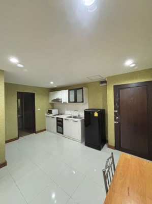 Le Cosi Ekamai 28 Condo Spacious 1 Bedroom Unit for Rent