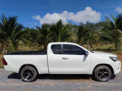 2016 Toyota Hilux Revo Smart Cab | Excellent Condition | White 