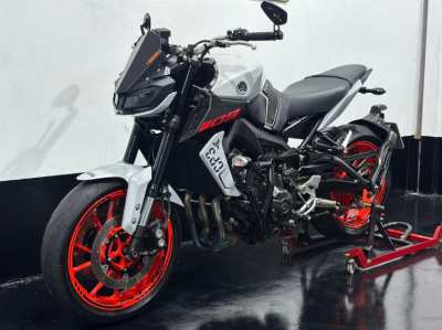 Yamaha MT09 2019 Gray Orange