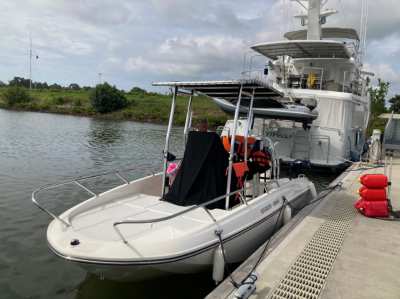 Bayliner center console CC6 2019