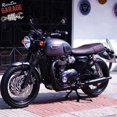 Beautiful 2016 Triumph Bonnevile Black T120 (Matt Graphite)