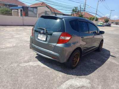 Cheap honda jazz gray auto for sale for foreigner