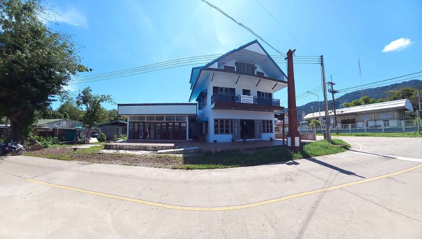 FOR LEASEHOLD: Large 3 story house + separate building, Koh Lanta 