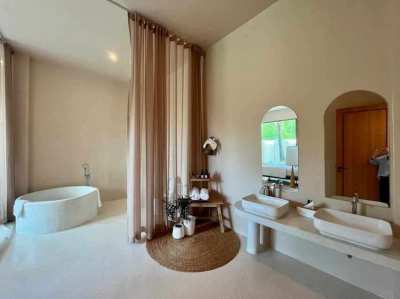 H462 Modern Pool Villa Jomtien For Sale 9 Beds