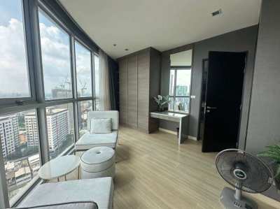 Skywalk Luxury Condo Spacious and High Floor 1 Bedroom Unit for Rent