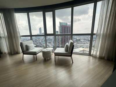 Skywalk Luxury Condo Spacious and High Floor 1 Bedroom Unit for Rent