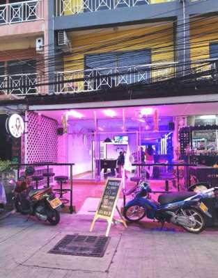 Bar on Soi Buakhaow 21, Affordable price !