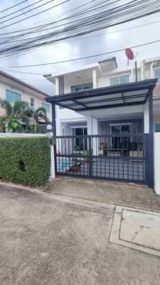 H463 Semi-detached City-Villa with pool For Sale