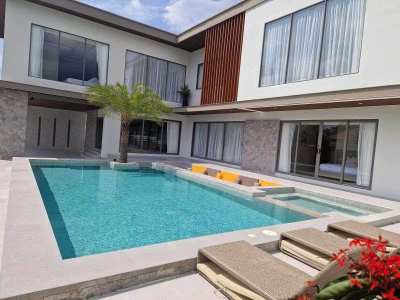 BRAND NEW & SPACIOUS LUXURY POOL VILLA!   