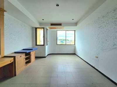 Studio in Thepthip Mansion condominium, Pratumnak