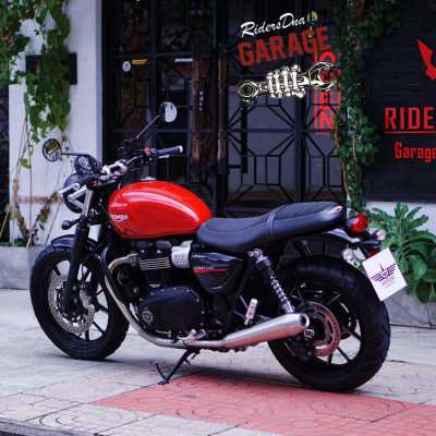 Only 6200km Triumph Korisi  Red Streettwin 900 Bonneville T100 2020 