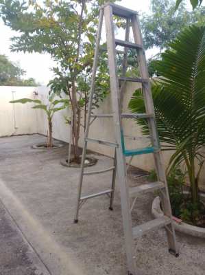 HEAVY DUTY 7-step aluminum ladder