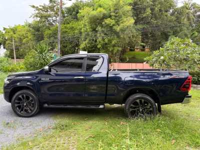 Toyota Hilux Revo 2.4 AT Mid