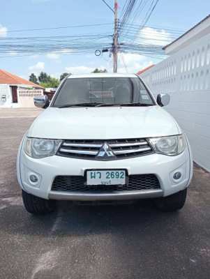 Mitsubishi triton cab auto white for foreigner  