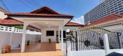 H466 Single House For Rent at Royal Park Village Close to Jomtien Beac