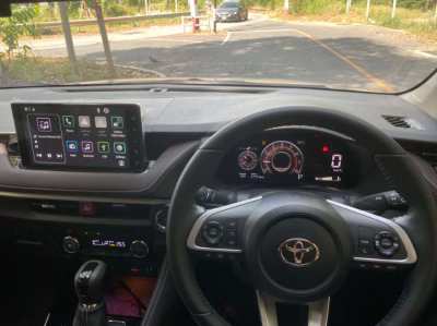 Toyota Yaris premium 2023 уear mileage 2800 km. 