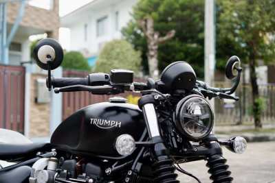 Triumph Bonneville Bobber Black 2020 only 1,1xx km. perfect condition 