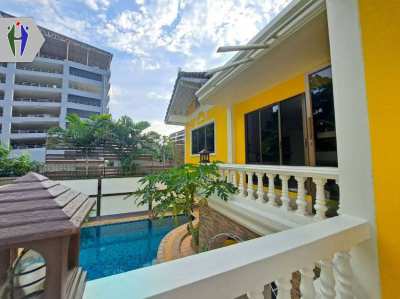 Pool Villa 5 Bedrooms for Rent , Good location at  Central Pattaya