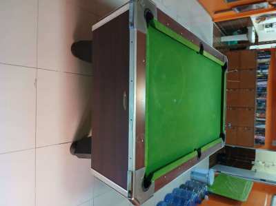 Pool table