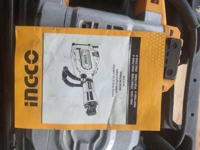 INECO INDUSTRIAL HAMMER AS NEW COMES WITH 2 CHISELS AND ORIGINAL TOOLS