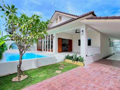 Charming POOL VILLA For Sale near all facilities in HUA HIN Thailand 