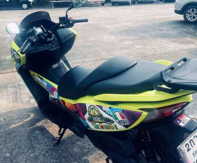 BEAUTIFULL  FORZA 300  10,000 km only