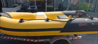 Dinghy with Trailor 