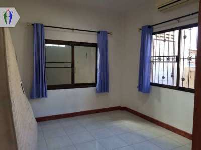 Townhouse for rent 10,000 baht, Soi Khao Talo, South Pattaya.