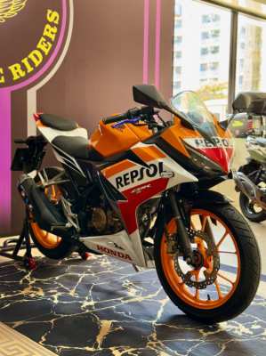 HONDA CBR 150 ABS NEW CONDITION 