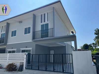 Corner Townhouse 2 Stories, New Build For rent Khaonoi-Nernplibwan